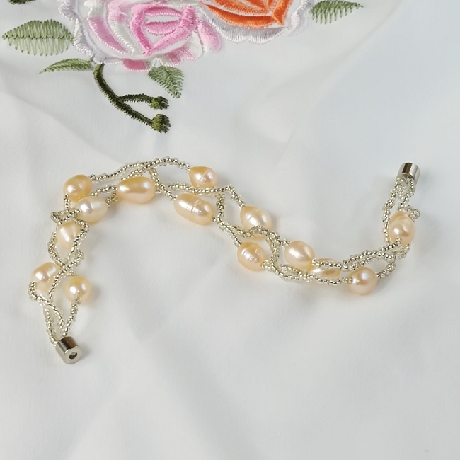 Pearl fancy fashionable bracelet