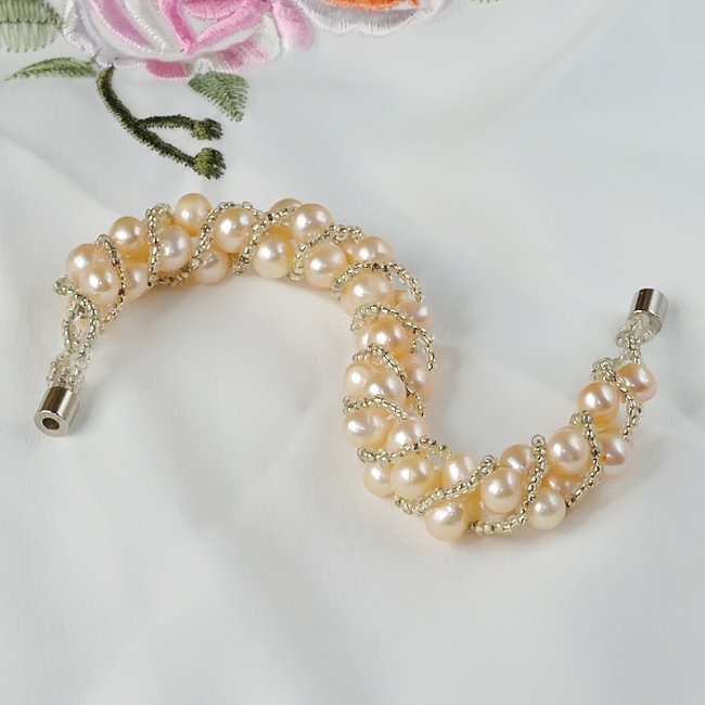 Pearl fancy fashionable bracelet