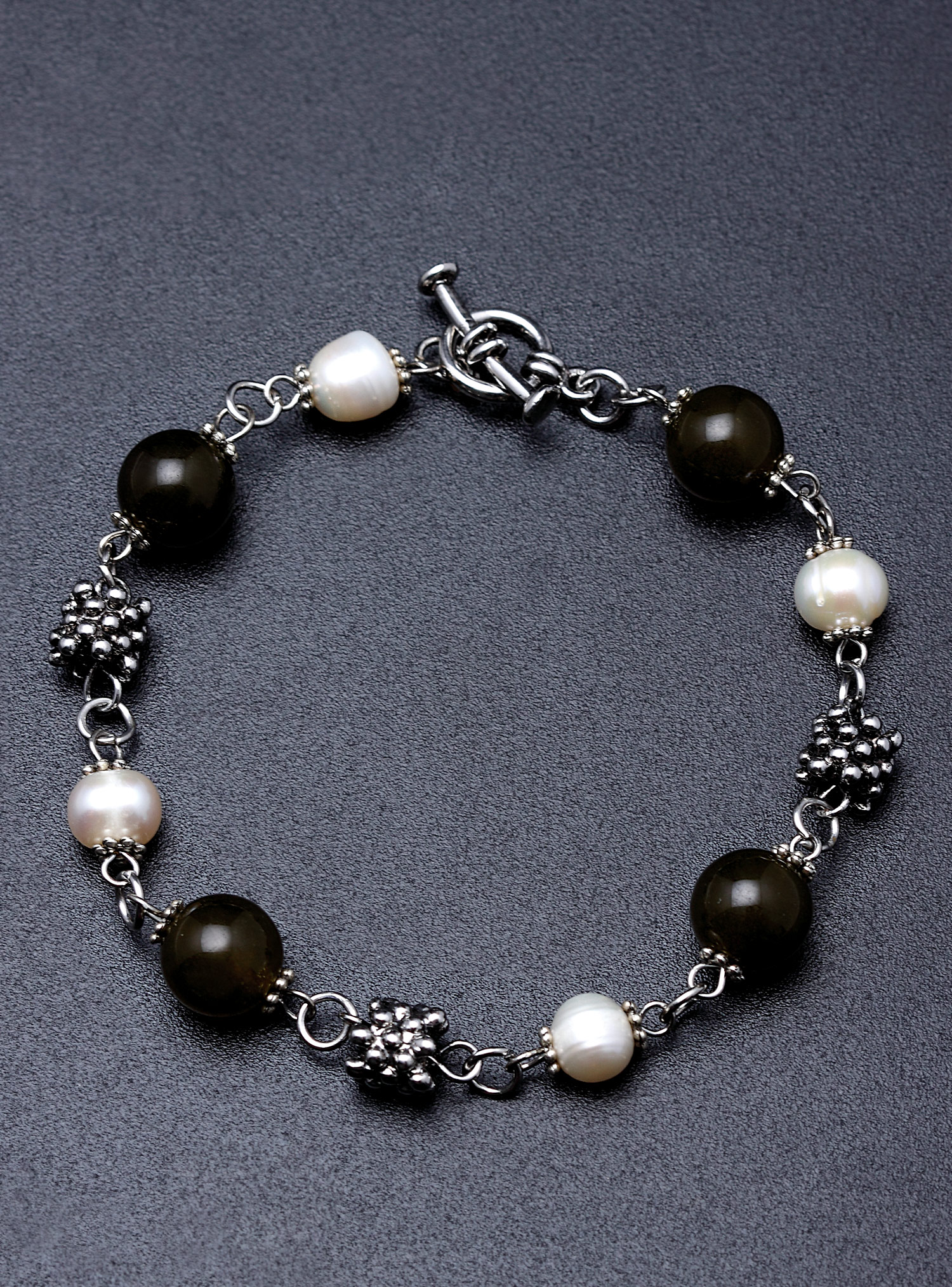 Alloy pearl bracelet